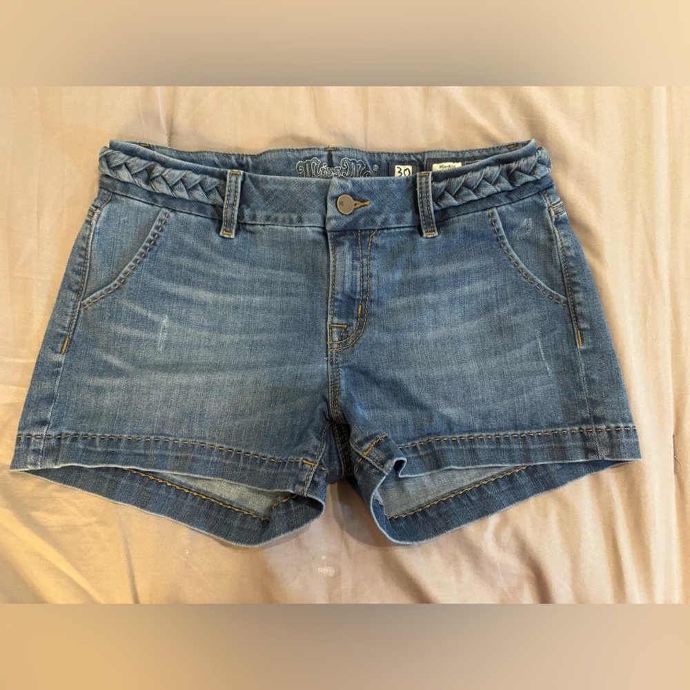 Miss Me Denim Shorts Braided details in the Waist